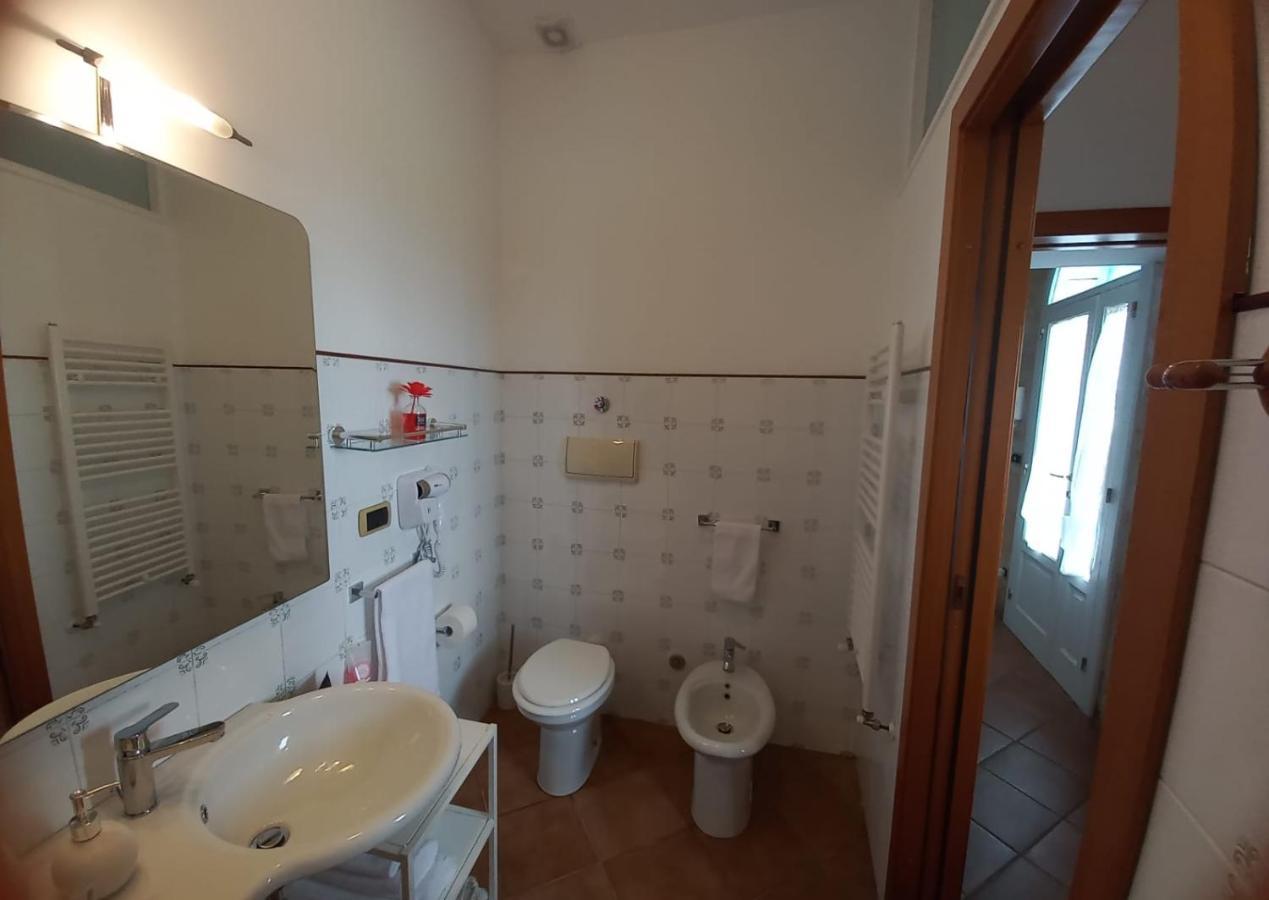 モーラ・ディ・バーリ Villino Tronchetto Bianco Bed & Breakfast エクステリア 写真