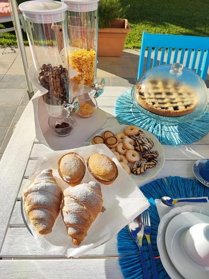 モーラ・ディ・バーリ Villino Tronchetto Bianco Bed & Breakfast エクステリア 写真
